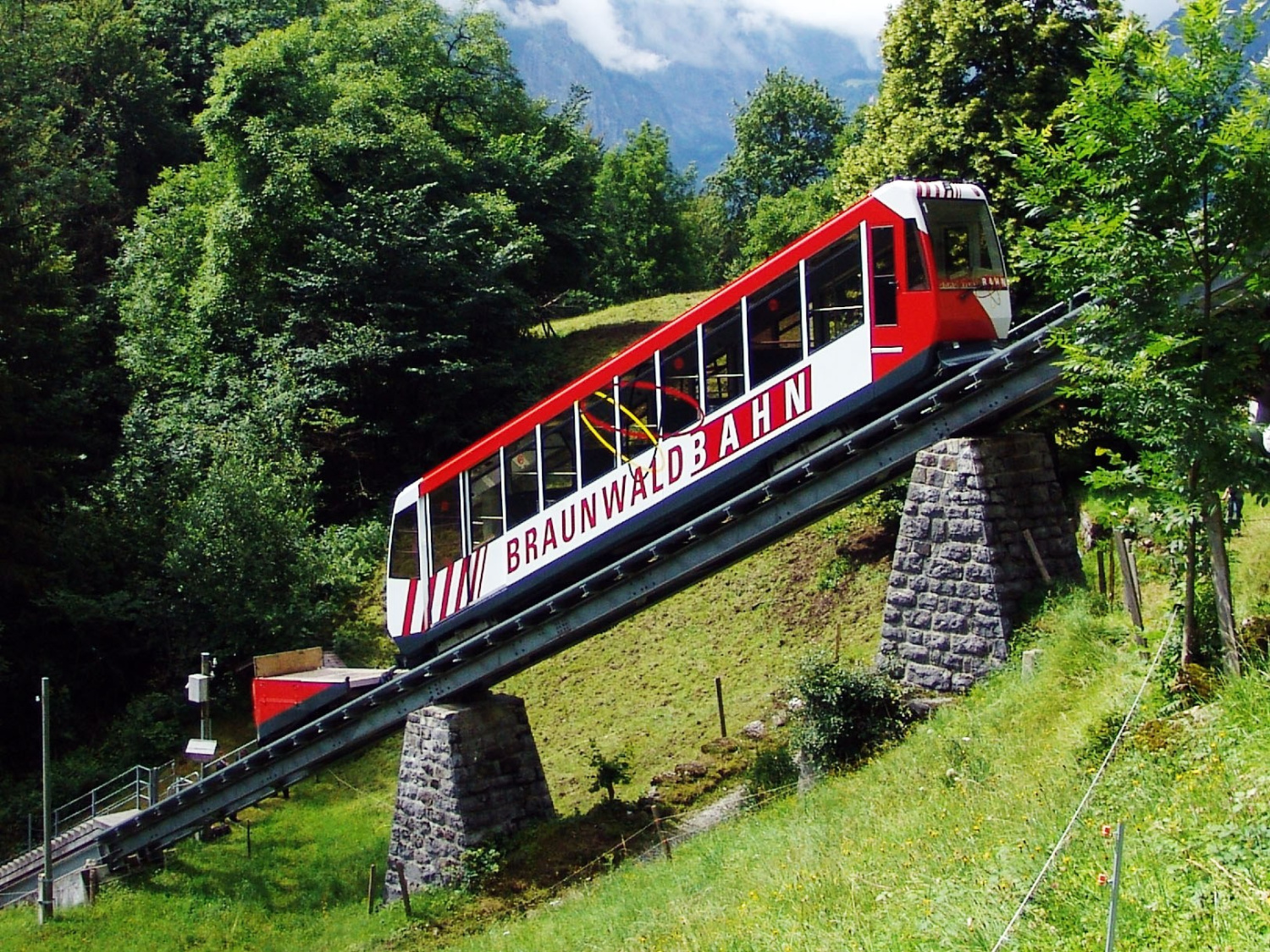 Kostenlos mit der Standseilbahn nach Braunwald