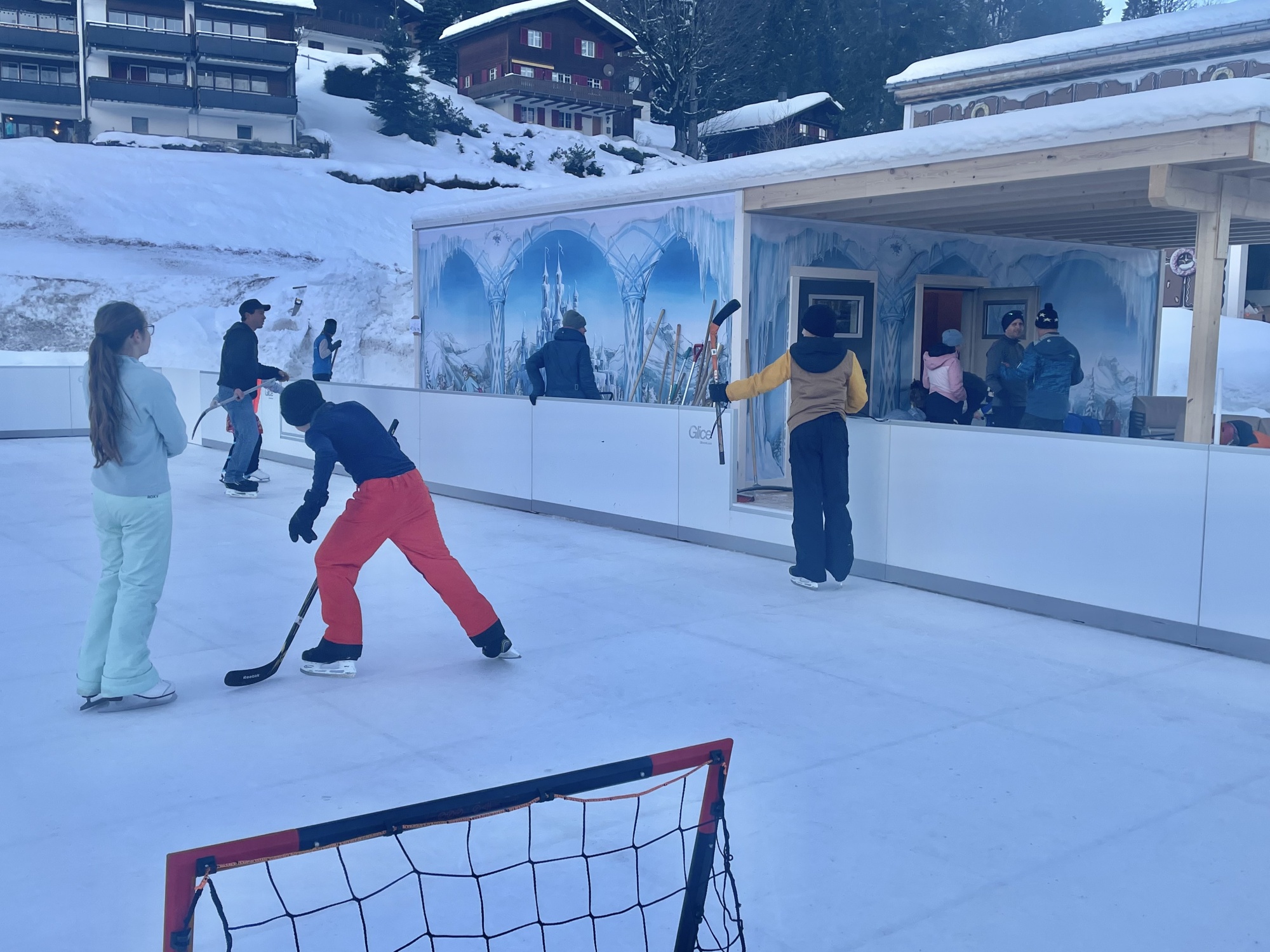 B777 D8 DC 4351 4 C93 BB98 AECB79 D94090