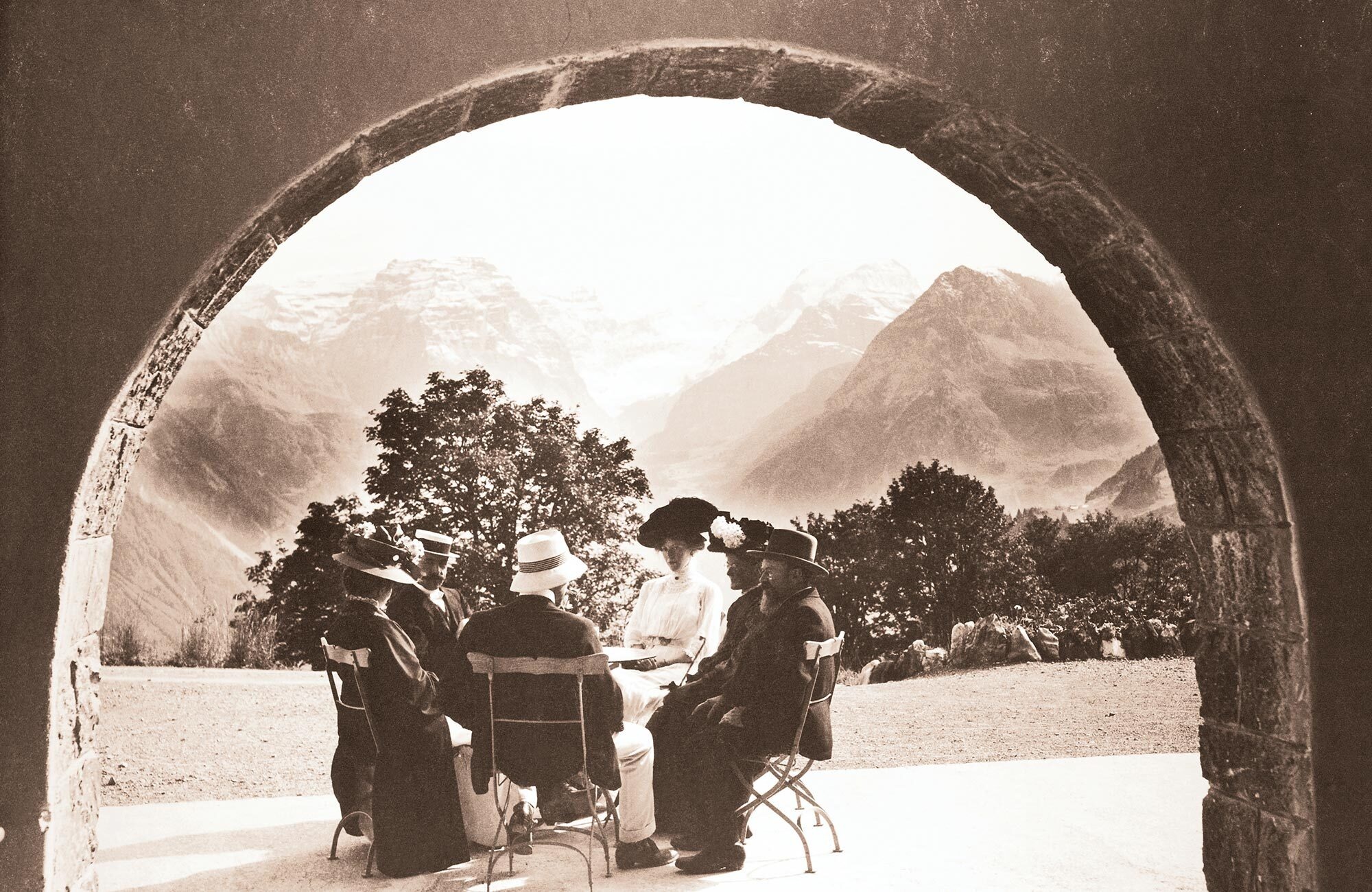 Kapitel 1 - Hotelpioniere Bucher & Durrer